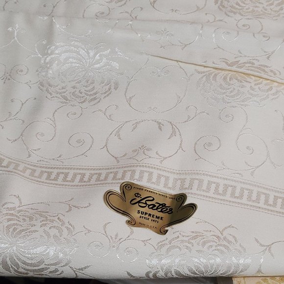 Damask Tablecloth Bates Rayon Supreme Ivory 66 x 84 Rectangle New Old Stock - Picture 7 of 12